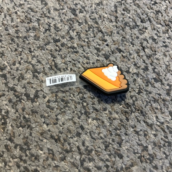 crocs jibbitz - fall season designs - Picture 3 of 4